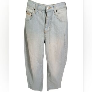 BDG Light Wash Blue Cropped Jeans